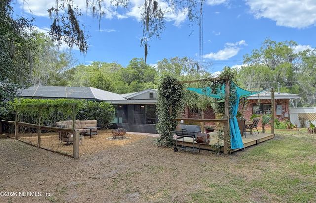 601 VERNON Avenue, Crescent City, FL 32112