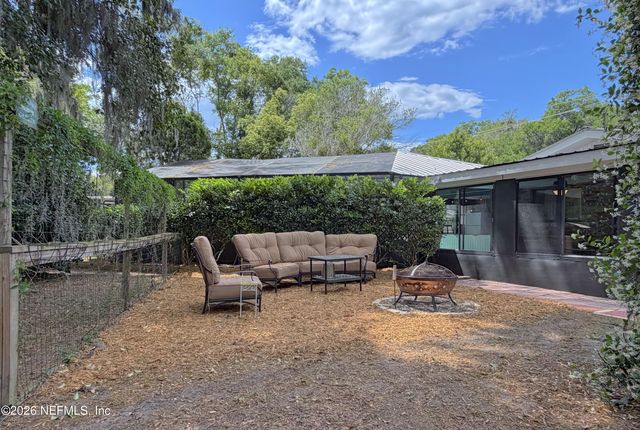 601 VERNON Avenue, Crescent City, FL 32112