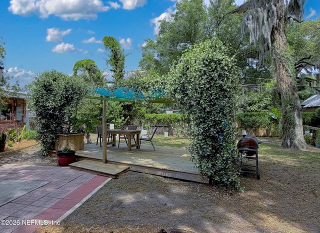 601 VERNON Avenue, Crescent City, FL 32112