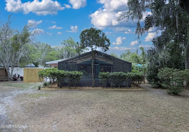 601 VERNON Avenue, Crescent City, FL 32112