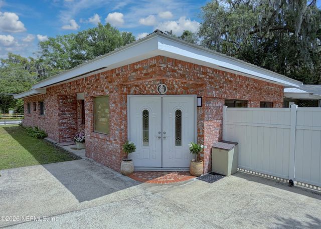 601 VERNON Avenue, Crescent City, FL 32112