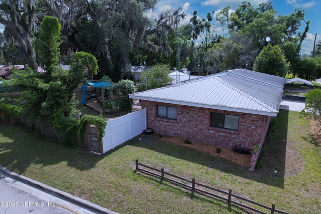 601 VERNON Avenue, Crescent City, FL 32112