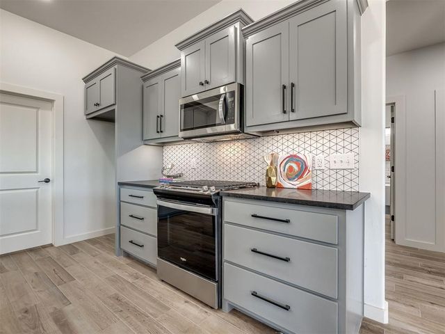 10948 Sandstone Ridge Way, Guthrie, OK 73044