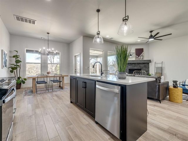 10948 Sandstone Ridge Way, Guthrie, OK 73044