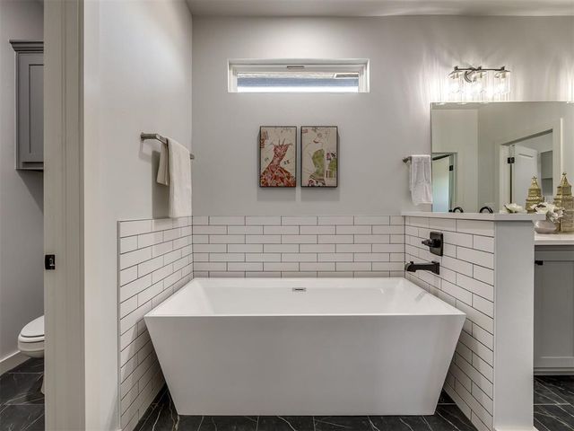 10948 Sandstone Ridge Way, Guthrie, OK 73044