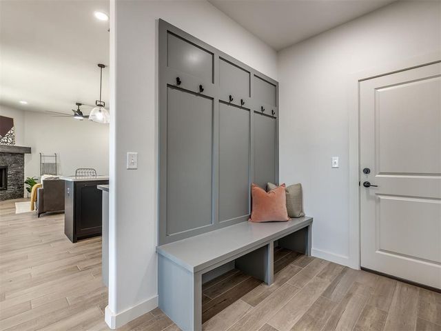 10948 Sandstone Ridge Way, Guthrie, OK 73044