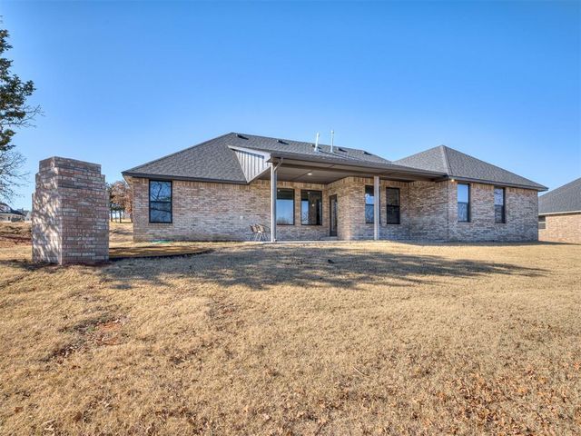 10948 Sandstone Ridge Way, Guthrie, OK 73044