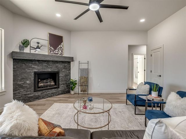 10948 Sandstone Ridge Way, Guthrie, OK 73044