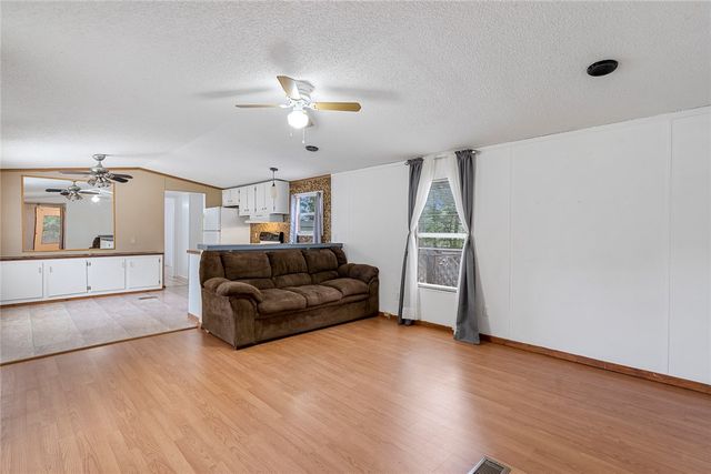 216 Woodtrail Drive, Williamston, SC 29697