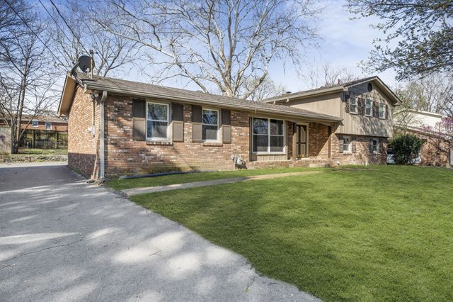 642 Albany Dr, Hermitage, TN 37076