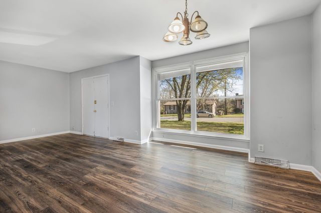 642 Albany Dr, Hermitage, TN 37076