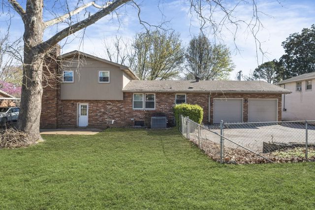642 Albany Dr, Hermitage, TN 37076