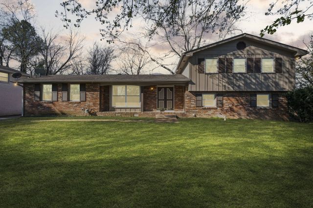642 Albany Dr, Hermitage, TN 37076