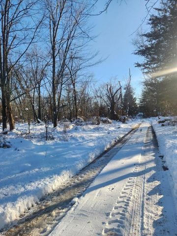 256 Amwell Rd, Hillsborough Twp., NJ 08844