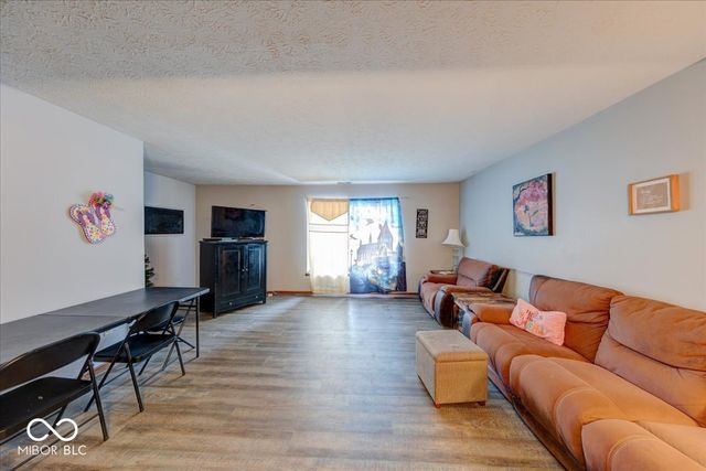 1763 Wellesley Lane 2A, Indianapolis, IN 46219