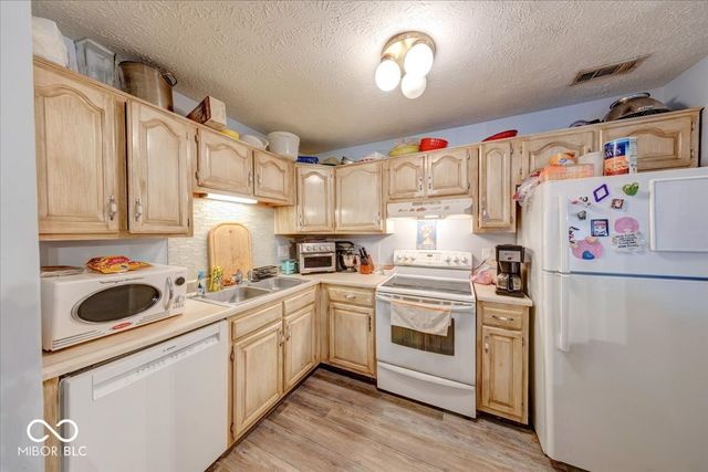 1763 Wellesley Lane 2A, Indianapolis, IN 46219