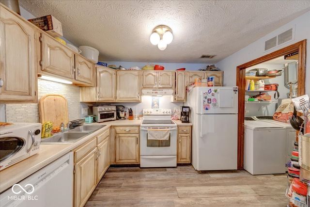 1763 Wellesley Lane 2A, Indianapolis, IN 46219