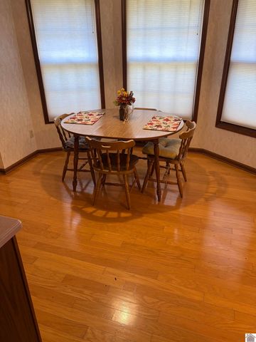 401 Tudor Blvd, Paducah, KY 42003