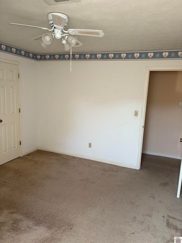 401 Tudor Blvd, Paducah, KY 42003