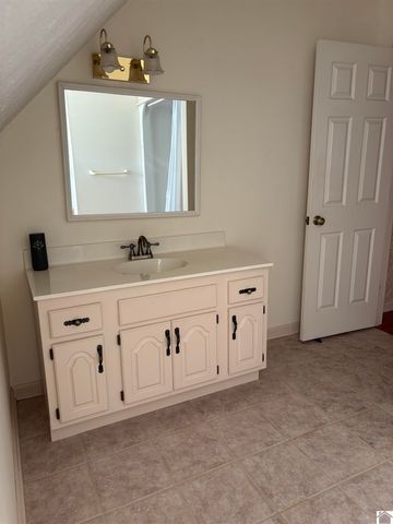 401 Tudor Blvd, Paducah, KY 42003