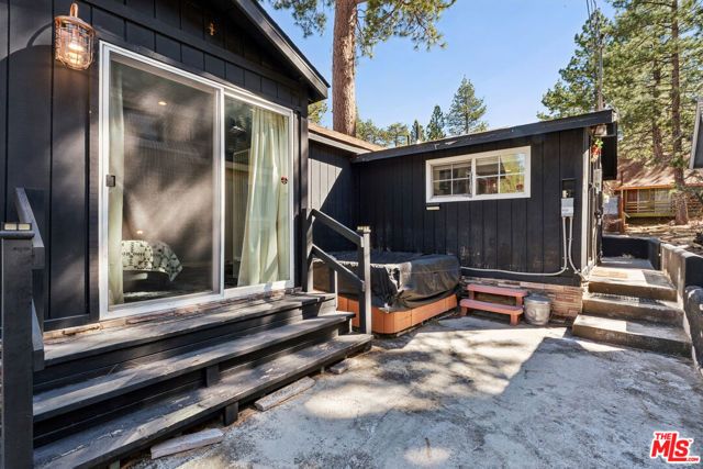 565 Lakewood Lane, Big Bear City, CA 92315