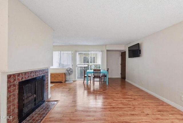 12940 Riverside Drive 106, Los Angeles, CA 91423