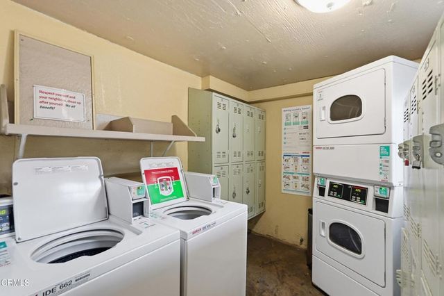12940 Riverside Drive 106, Los Angeles, CA 91423
