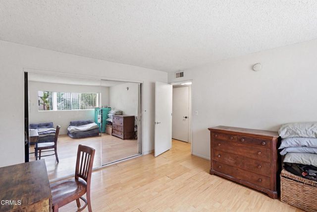12940 Riverside Drive 106, Los Angeles, CA 91423
