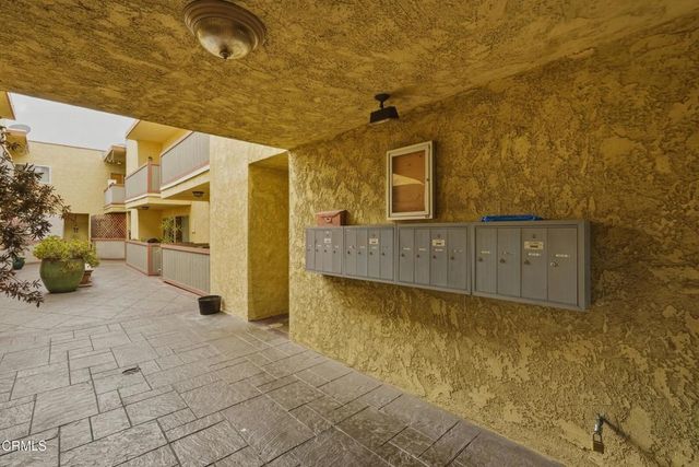 12940 Riverside Drive 106, Los Angeles, CA 91423