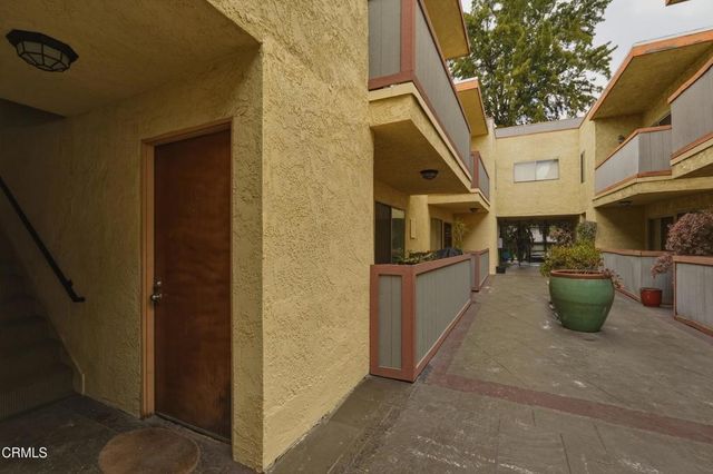 12940 Riverside Drive 106, Los Angeles, CA 91423