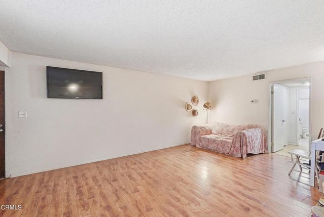 12940 Riverside Drive 106, Los Angeles, CA 91423