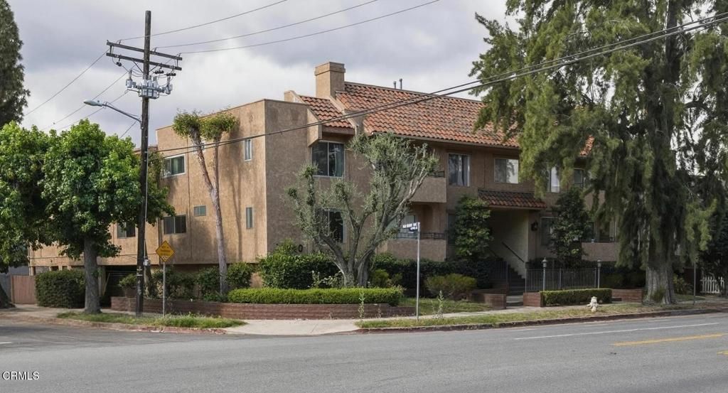 12940 Riverside Drive 106, Los Angeles, CA 91423