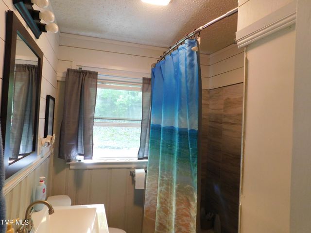 304 Southeast Highland Street, Wise, VA 24293