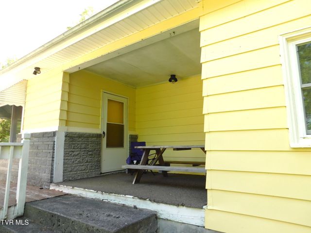 304 Southeast Highland Street, Wise, VA 24293