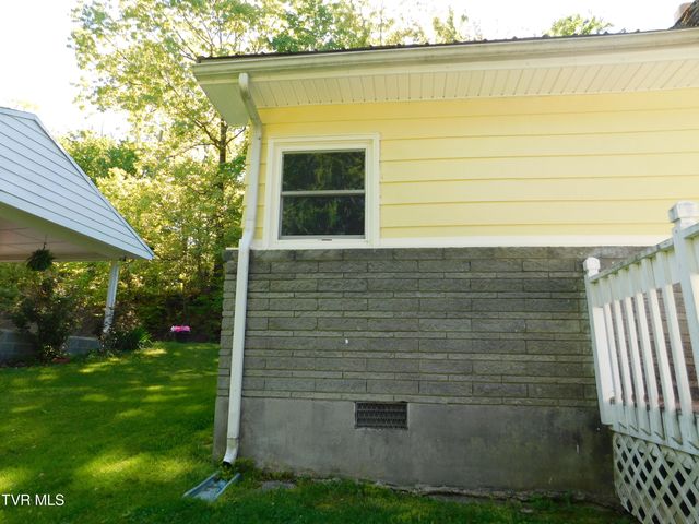 304 Southeast Highland Street, Wise, VA 24293