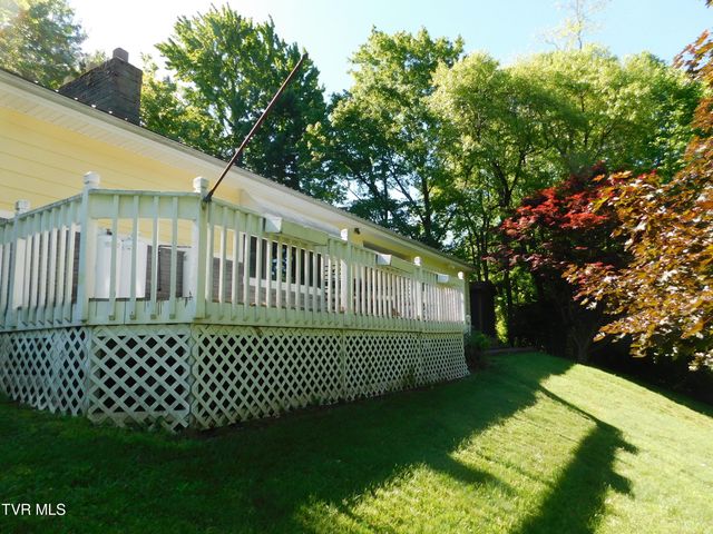 304 Southeast Highland Street, Wise, VA 24293