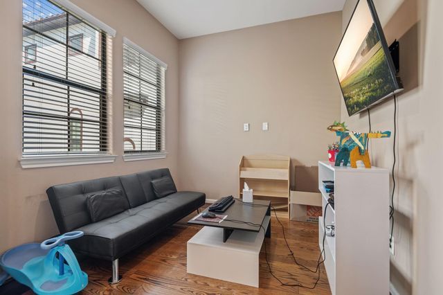 3935 Gibson Street, Houston, TX 77007