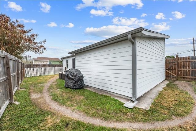 3009 Blake, Corpus Christi, TX 78405