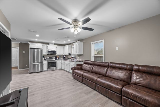 3009 Blake, Corpus Christi, TX 78405