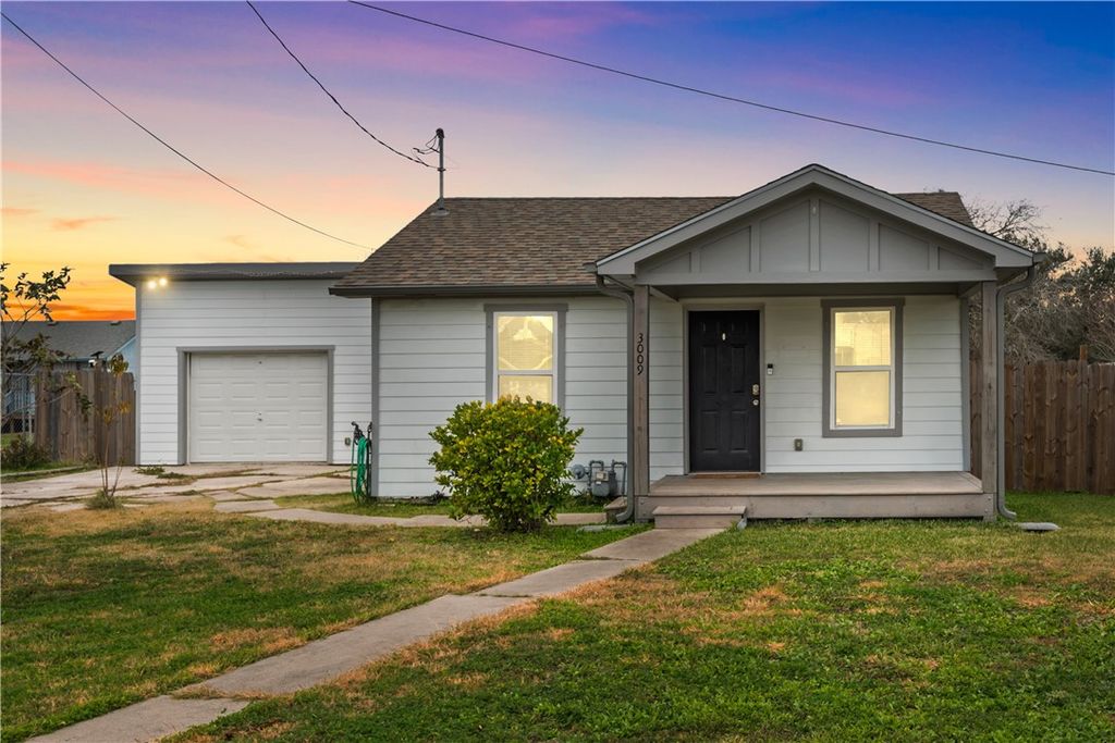 3009 Blake, Corpus Christi, TX 78405