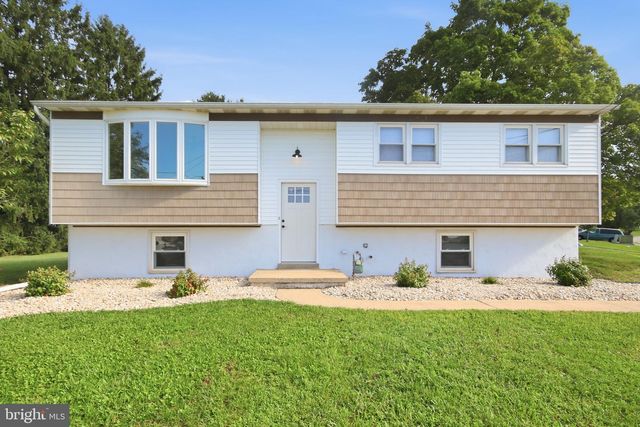 42 MULBERRY CT, Dover, PA 17315