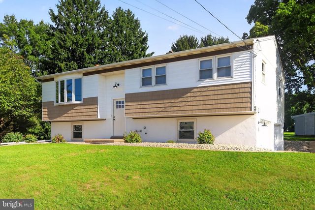 42 MULBERRY CT, Dover, PA 17315
