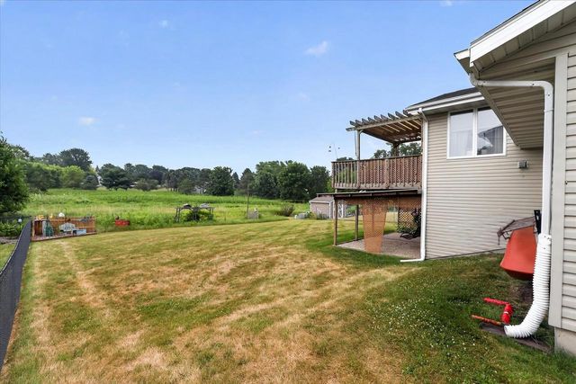 2306 Pine View Lane, Janesville, WI 53546