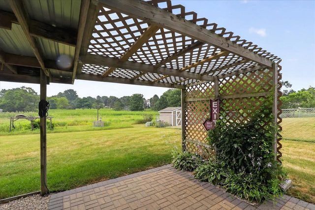 2306 Pine View Lane, Janesville, WI 53546