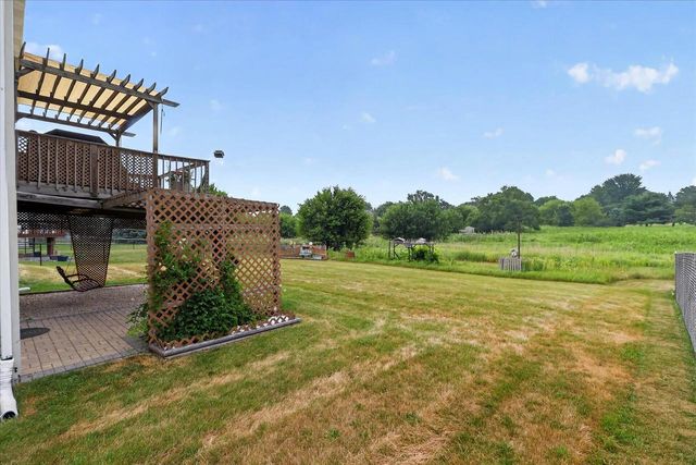 2306 Pine View Lane, Janesville, WI 53546