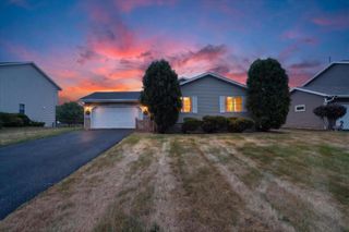 2306 Pine View Lane, Janesville, WI 53546