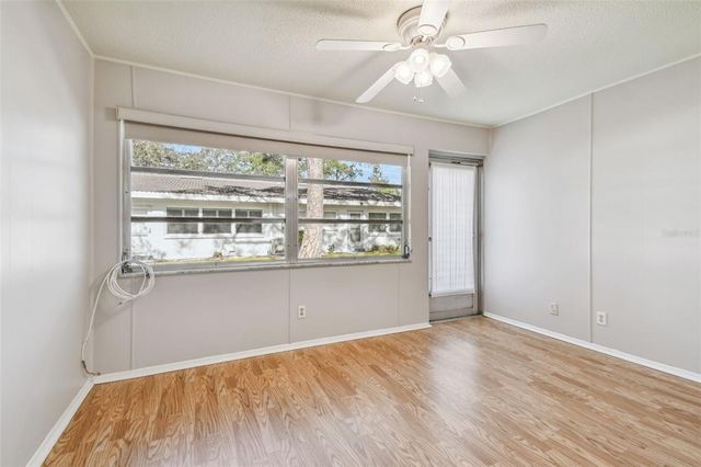 11200 102ND AVENUE 33, Seminole, FL 33778