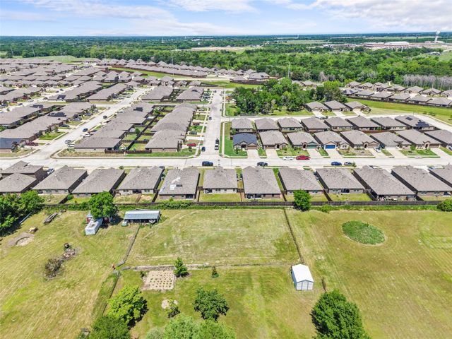 144 Silver Charm Lane, Caddo Mills, TX 75135