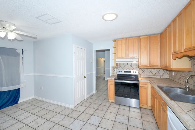 16607 Crested Butte, San Antonio, TX 78247