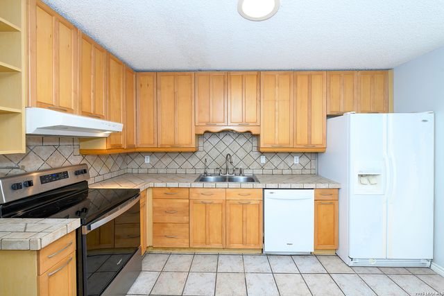 16607 Crested Butte, San Antonio, TX 78247